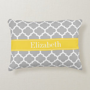 Gray White Moroccan #5 Pineapple Name Monogram Accent Kussen