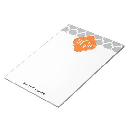 Gray White Moroccan #5 Pumpkin 3 Initiaal Monogram Notitieblok (Schuin)