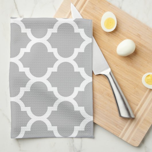 Gray White Moroccan Quatrefoil Pattern #5 Theedoek (Quarter Fold)