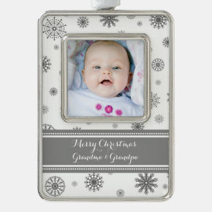Gray White Snow Grandouders Kerstversier Verzilverd Omlijst Ornament