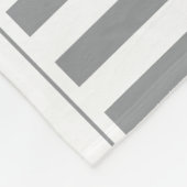 Gray & White Striped Farmhouse Pattern Name Fleece Deken (Hoek)