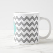 Gray Wht Chevron Aqua Quatrefoil 3 Monogram Grote Koffiekop (Rechts)