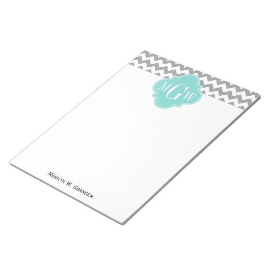 Gray Wht Chevron Aqua Quatrefoil 3 Monogram Notitieblok (Schuin)