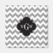 Gray Wht Chevron Black Quatrefoil 3 Monogram Magneet (Voorkant)
