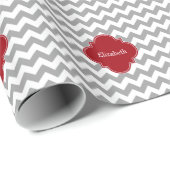 Gray Wht Chevron Cranberry Red Quatrefoil Monogram Cadeaupapier (Rol Hoek)