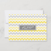 Gray Yellow Chevron RSVP Weddenkaart (Achterkant)