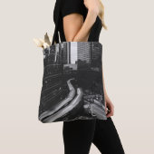 GRAYSCALE FOTO VAN DE STAD TOTE BAG (Dichtbij)