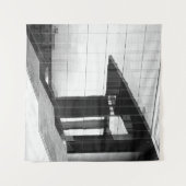 GRAYSCALE FOTO VAN HET MAN DAT OP CONCRETE PAVEMEN WANDKLEED (Voorkant (horizontaal))