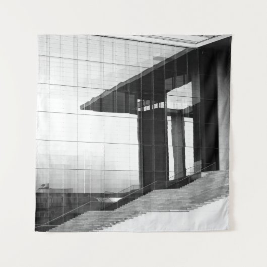 GRAYSCALE FOTO VAN HET MAN DAT OP CONCRETE PAVEMEN WANDKLEED (Voorkant)