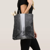 GRAYSCALE FOTO VAN STADSSTAAT TOTE BAG (Dichtbij)