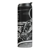GRAYSCALE FOTOGRAFIE VAN DE VINTAGE-AUTOMOTOR THERMOSBEKER (Gedraaid links)
