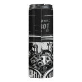 GRAYSCALE FOTOGRAFIE VAN DE VINTAGE-AUTOMOTOR THERMOSBEKER (Achterkant)