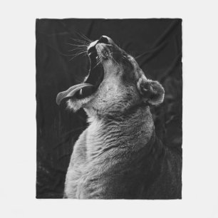 GRAYSCALE FOTOGRAFIE VAN GEDANKTE LIONIE FLEECE DEKEN