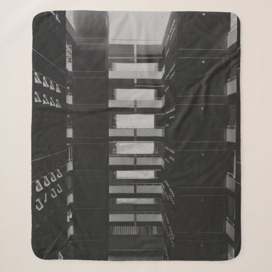 GRAYSCALE FOTOGRAFIE VAN NETWERKCABINETS SHERPA DEKEN (Voorkant)