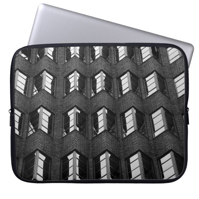 GRAYSCALE FOTOGRAFIE VAN STADSBOUW LAPTOP SLEEVE (Voorkant)