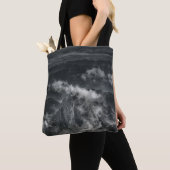 GRAYSCALE PHOTO OF MOUNTAIN RANGE TOTE BAG (Dichtbij)