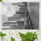 Grayscale van de Chicago River en de Trump Tower Theedoek (Gevouwen)