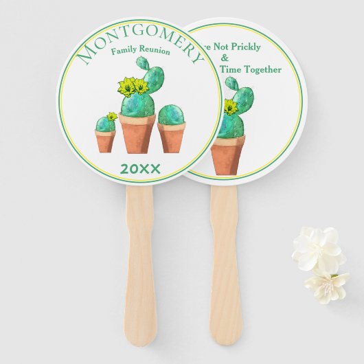 Grazige Gezinshereniging Gele Bloeiende Cactus Handwaaier (Voorkant en achterkant)