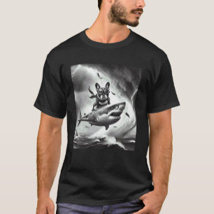Grazige Hond Franse Bulldog die op een Haai rijdt T-shirt