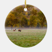 Grazing Elk Koppel Cirkel Ornament (Achterkant)