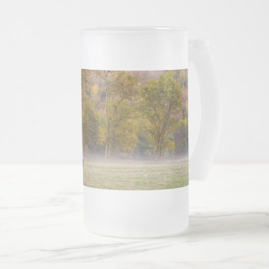 Grazing Elk Paar Frosted Beer Mok (Voorkant rechts)