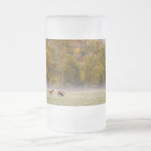 Grazing Elk Paar Frosted Beer Mok (Center)