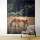 Grazing Palomino.... Wandkleed (In situ)