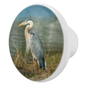 Great Blue Heron Bird bij de Pond Keramische Knop (Rechts)