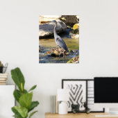 Great Blue Heron op een griezelige foto Poster (Thuiskantoor)