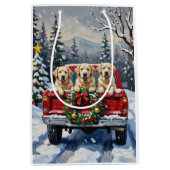 Great Pyrenees Christmas Red Truck Holiday Medium Cadeauzakje (Voorkant)