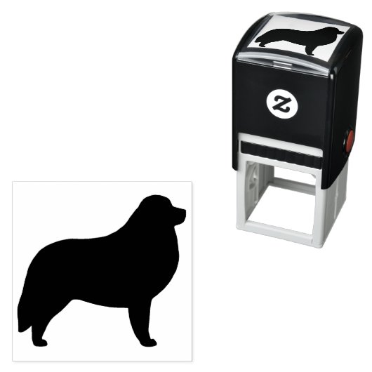 Great Pyrenees Hondenras Silhouette Zelfinktende Stempel (In situ)