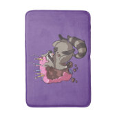 Greedy Raccoon vol met Birthday Cake Cartoon Badmat (Voorkant Verticaal)