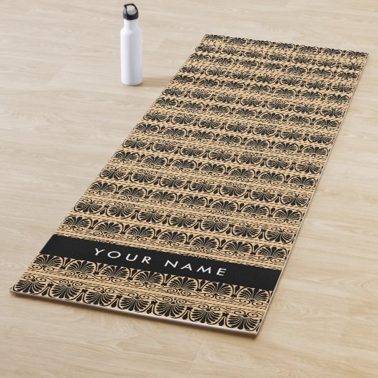 Greek Fret Arabesque Brown, Jouw naam, personalise Yogamat (In situ)
