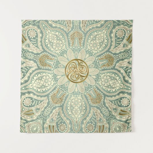 Green and Gold Celtic TrisŪMandala Tapestry Wandkleed (Voorkant)