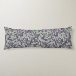 green and purple camo abstract lichaamskussen
