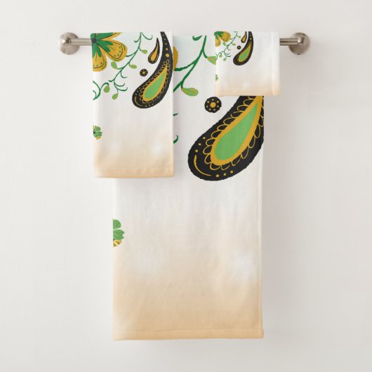 Green and Yellow Floral Mandala Art Bad Handdoek (Insitu)