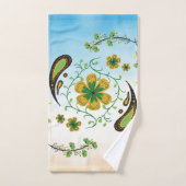 Green and Yellow Floral Mandala Art Bad Handdoek (Handdoek)