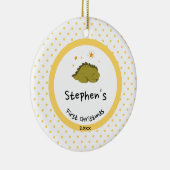 Green Baby Dino | Eerste kerstmangelpokadot Keramisch Ornament (Rechts)