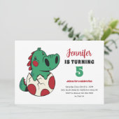 Green Baby Dino in Egg Cute Kinder Dinosaur Birthd Kaart (Staand voorkant)