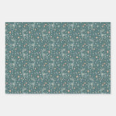 Green background with deer, gift packaging inpakpapier vel (Voorkant)