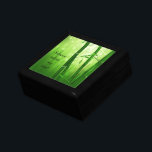 Green Bamboo - Silence Calms My Soul Cadeaudoosje<br><div class="desc">Tekst die zegt: "Het stilzwijgen kalmeert mijn ziel." Met een licht groen afbeelding van bamboestelen met lange delicate bladeren en bleke bokeh-lichten op de achtergrond.</div>