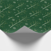 Green Birch Tree – Winter Snowflake & Warm Light Cadeaupapier (Hoek)