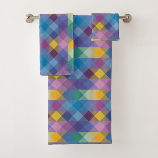green, blue, pink, yellow and purple geometric bad handdoek (Insitu)