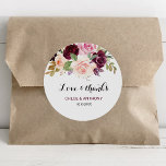 Green Blush Burgundy Floral Love & Bedankt Wedding Ronde Sticker<br><div class="desc">Deze groene,  bloederige,  brute,  brutale sticker en bedankt bruiloft klassieke ronde  is perfect voor een ritueel. Het ontwerp is voorzien van elegante groene,  bloze,  paarse,  rode en bruine handgemaakte bloembouquets,  die de natuurlijke schoonheid inspireren.</div>