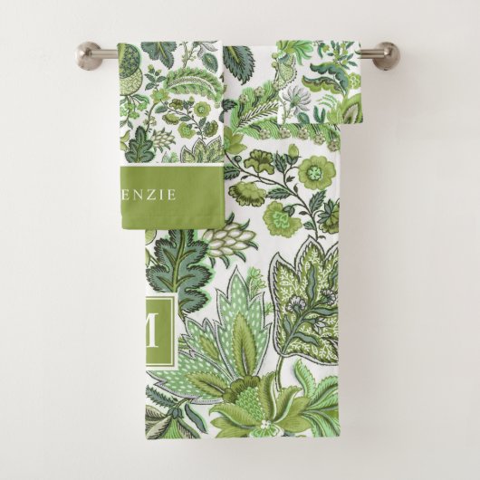 Green Boho  Floral Monogram Bad Handdoek (Insitu)