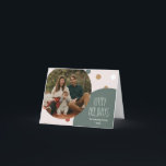 Green Boho Polka Dot Folded Single Photo Feestdagen Kaart<br><div class="desc">Deze groene boho polka-stip heeft een enkele fotovakantiekaart gevouwen en is perfect voor uw moderne bohemische vakantiegroet. Het klassieke rustige, maar delicate, handgetekende lettertype geeft het een oorvolle blik, terwijl het schattig en eenvoudig blijft. De polka stippen komen in de aardtoon van rood, sage groen, wazige roze, terracotta, roest, en...</div>