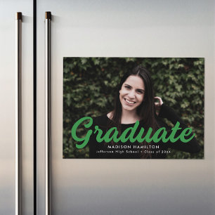 Green Bold Script Photo Graduation Announcement Magnetische Uitnodiging
