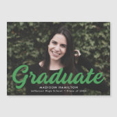 Green | Bold Script Photo Graduation Announcement Magnetische Uitnodiging (Voorkant)