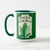 Green Botanical St Patrick’s Day Shirt – caneca Mok (Links)