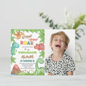 Green Brown Dinosaur Birthday Uitnodigingen met fo (Staand voorkant)